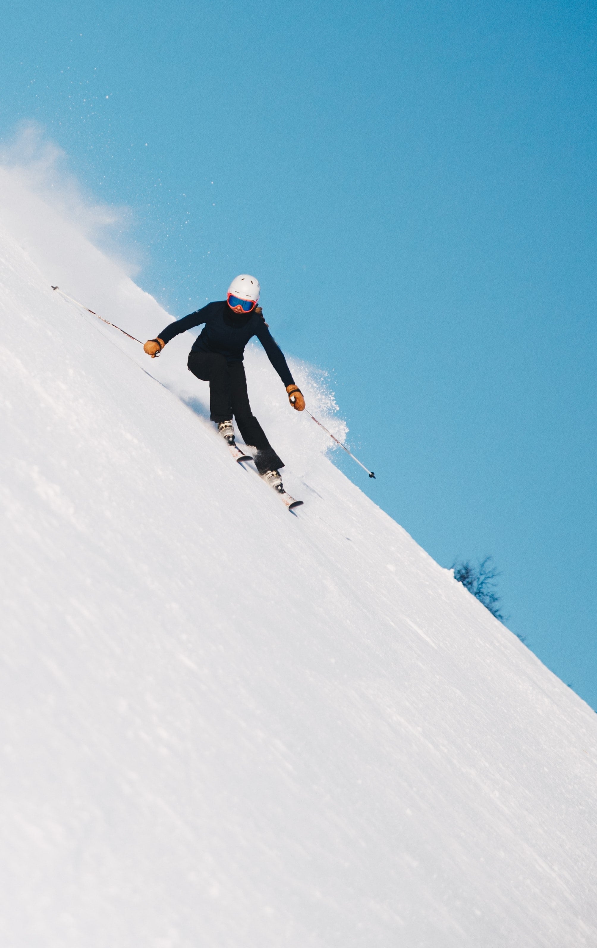 Canyons Village Park City Ski Rental. Embark on your skiing journey with our Silver Package - the perfect choice for beginners. Explore the slopes with ease using our specially curated, beginner-friendly rental skis. Switchback Sports is your gateway to a memorable and enjoyable skiing experience for all skill levels.