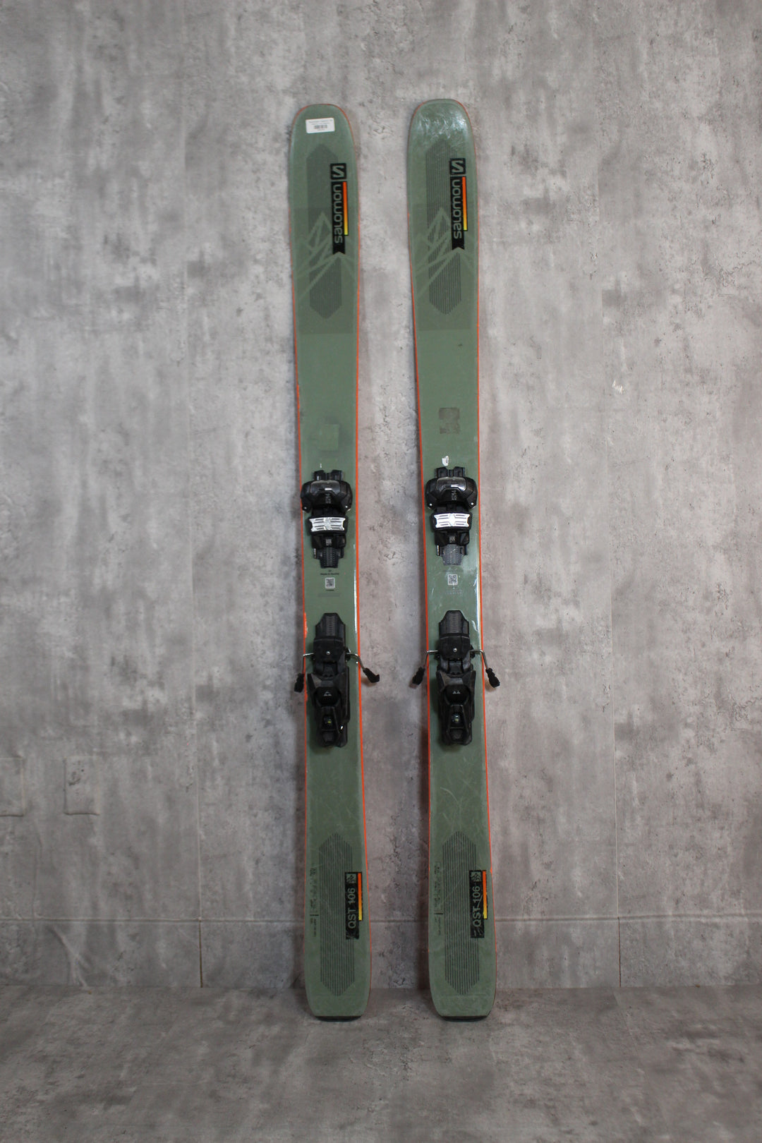 2022 salomon qst 106 skis Demo/Used