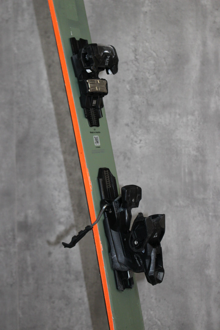 Demo/Used - Salomon QST 106 2022