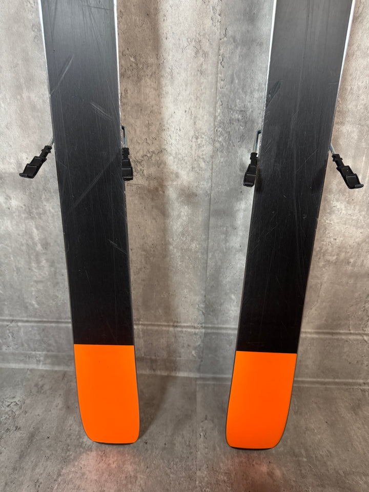 Demo/Used - Blizzard Black Pearl 88 2026
