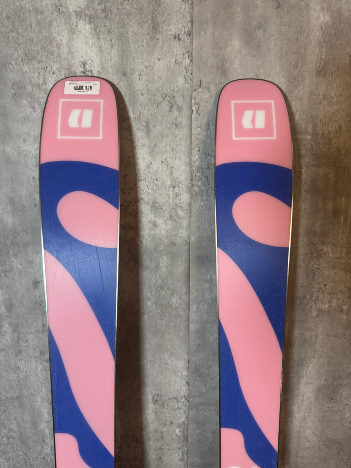 Demo/Used - Armada ARW 94 2026