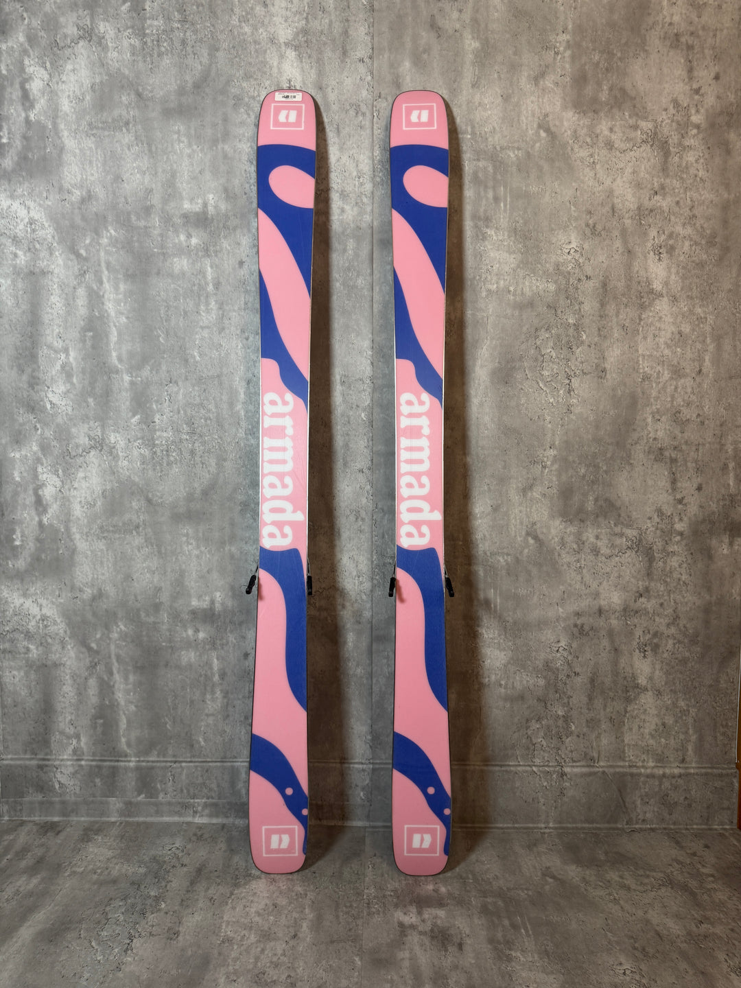 Demo/Used - Armada ARW 94 2026