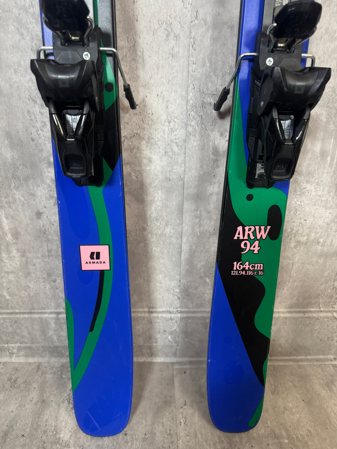 Demo/Used - Armada ARW 94 2026